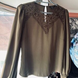Olive Lace RW&CO blouse